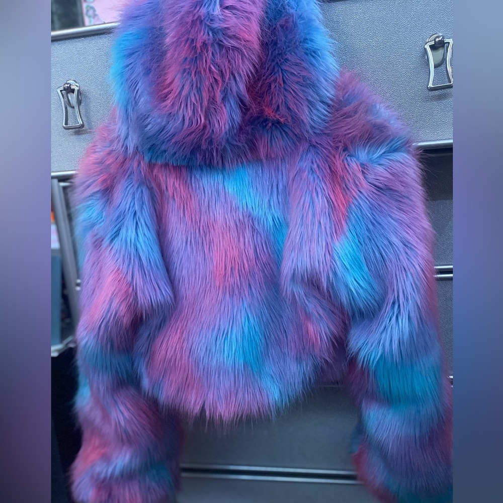cute faux fur cropped jacket for festivals, parties size M from dollskill. NW/oT - Picture 2 of 8